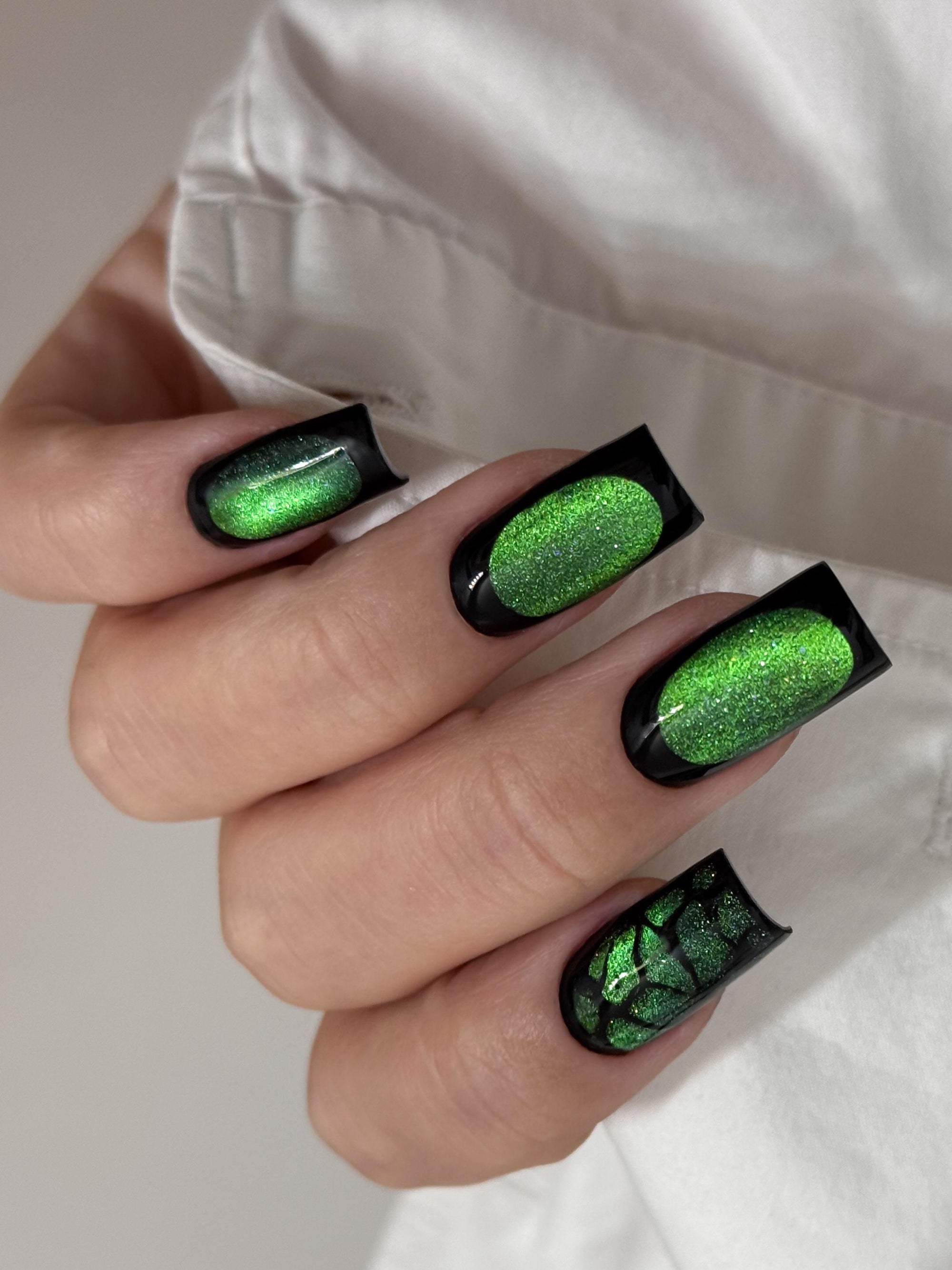 Oja Semipermanenta - Super Galaxy Cat Eye